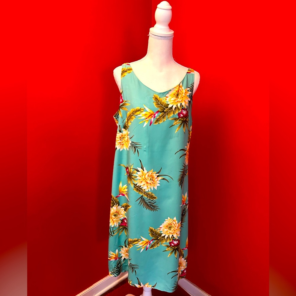 Two Palms Sleeveleless Midi Dress